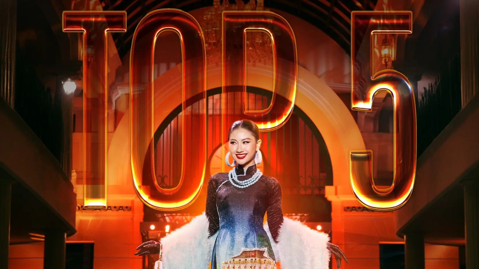 Phương Linh lọt Top 5 trình diễn áo dài Hoa hậu Hoàn vũ 2025