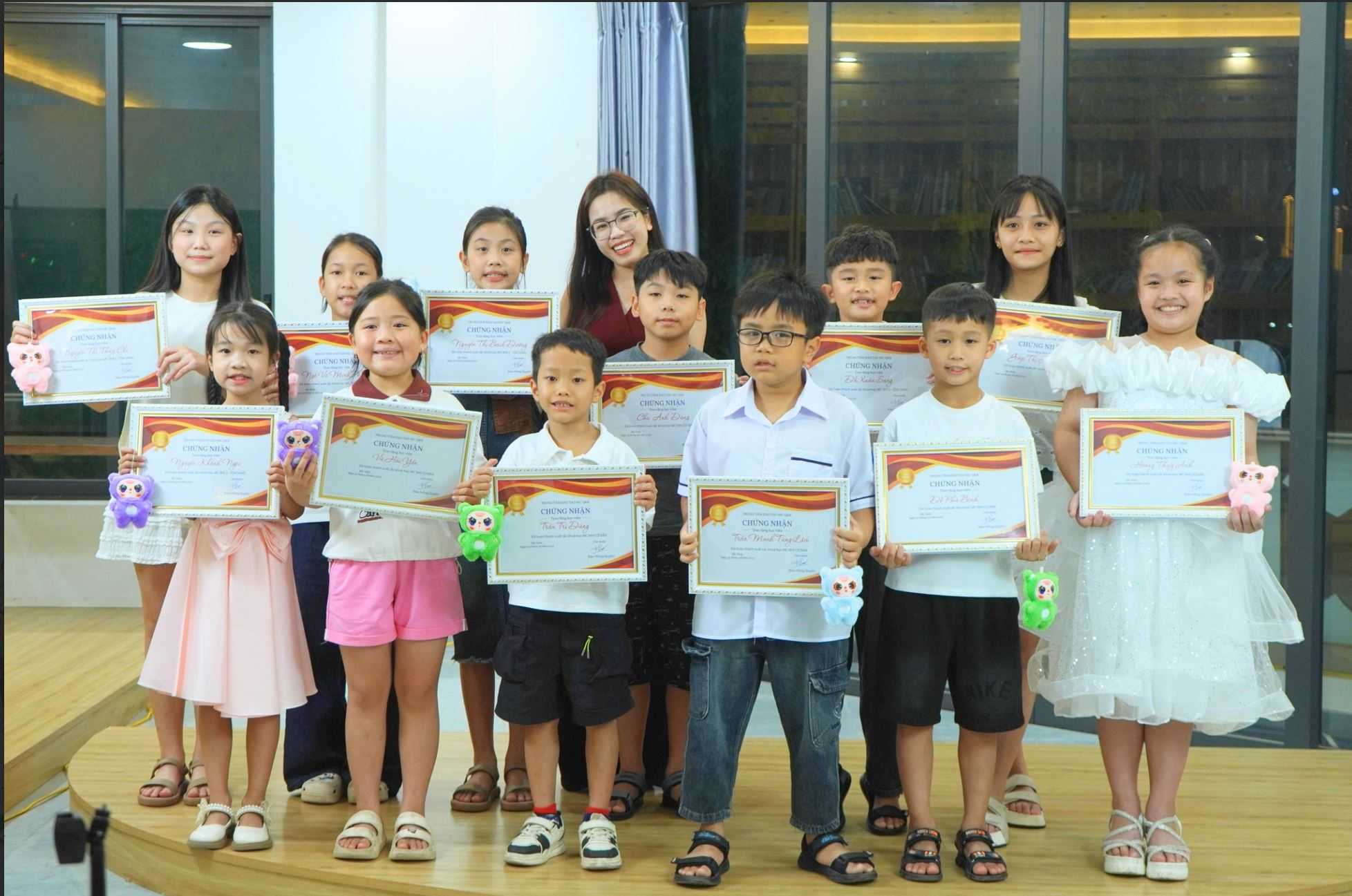 MC Hồng Quyên và lựa chọn phát triển kỹ năng nói như một giá trị giáo dục bền vững