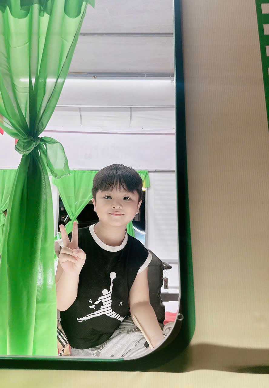 Mẫu nhí Minh Tuấn ghi dấu ấn với vai Khánh trong phim Tết Lặng